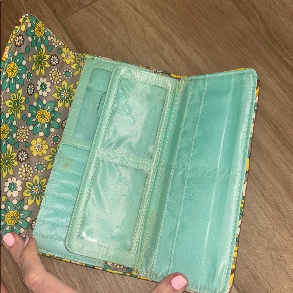 Vera Bradley Lemon Parfait Trifold Clutch Wallet in cotton material - Picture 5 of 6